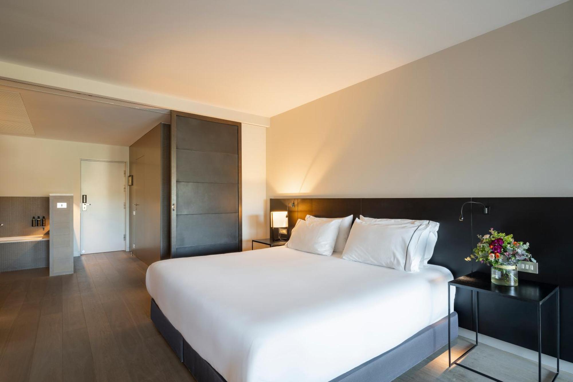 อัลมา โฮเทล ปัมโปลนา - มูกา เด เบโลโซ Hotel ภายนอก รูปภาพ