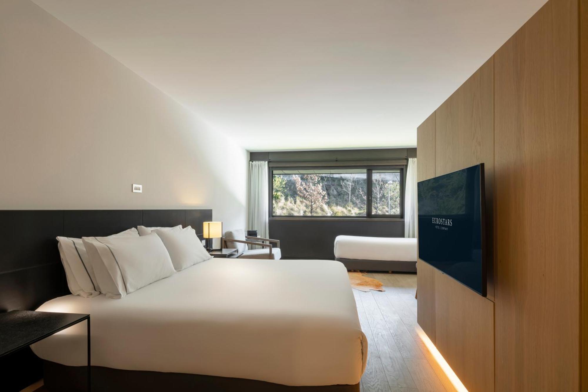 อัลมา โฮเทล ปัมโปลนา - มูกา เด เบโลโซ Hotel ภายนอก รูปภาพ